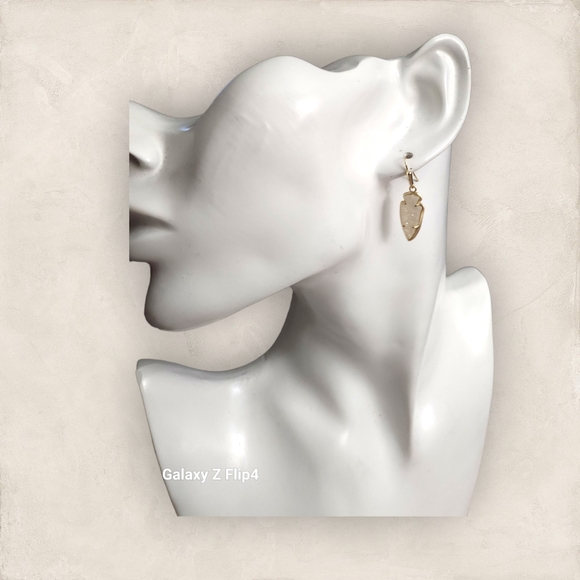 Kendra Scott Jewelry - Kendra Scott Skylar Vintage Gold Small Drop Earrings